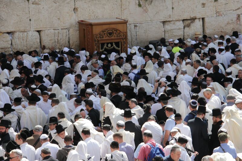 יְבָרֶכְךָ ה' וְיִשְׁמֶרְךָ: • תיעוד ענק: ברכת כהנים בכותל המערבי