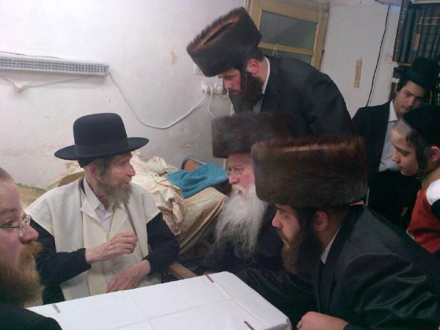 ח"כ הרב פרוש ובנו אצל הגראי"ל