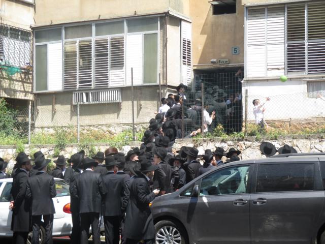 חול המועד פסח: המונים עלו אל מרן הגראי"ל שטיינמן