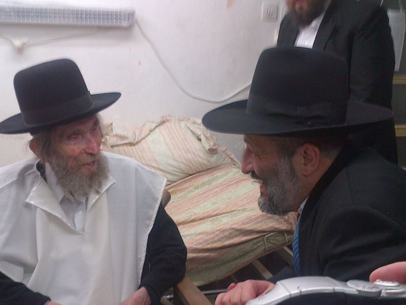 חול המועד פסח: המונים עלו אל מרן הגראי"ל שטיינמן