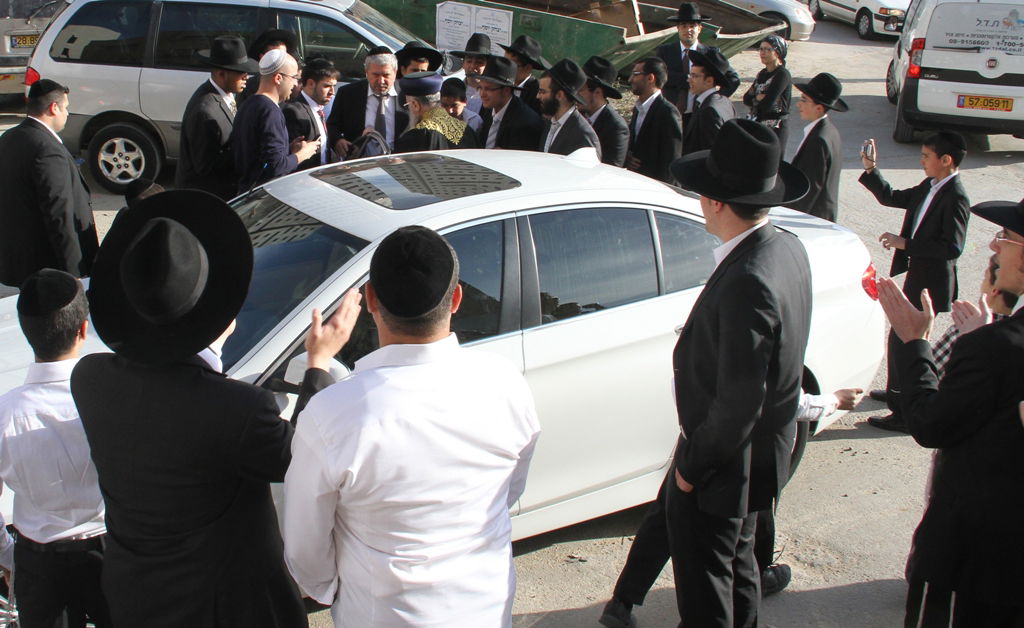 "הקבלת פני רבו" לגר"י יוסף • צפו