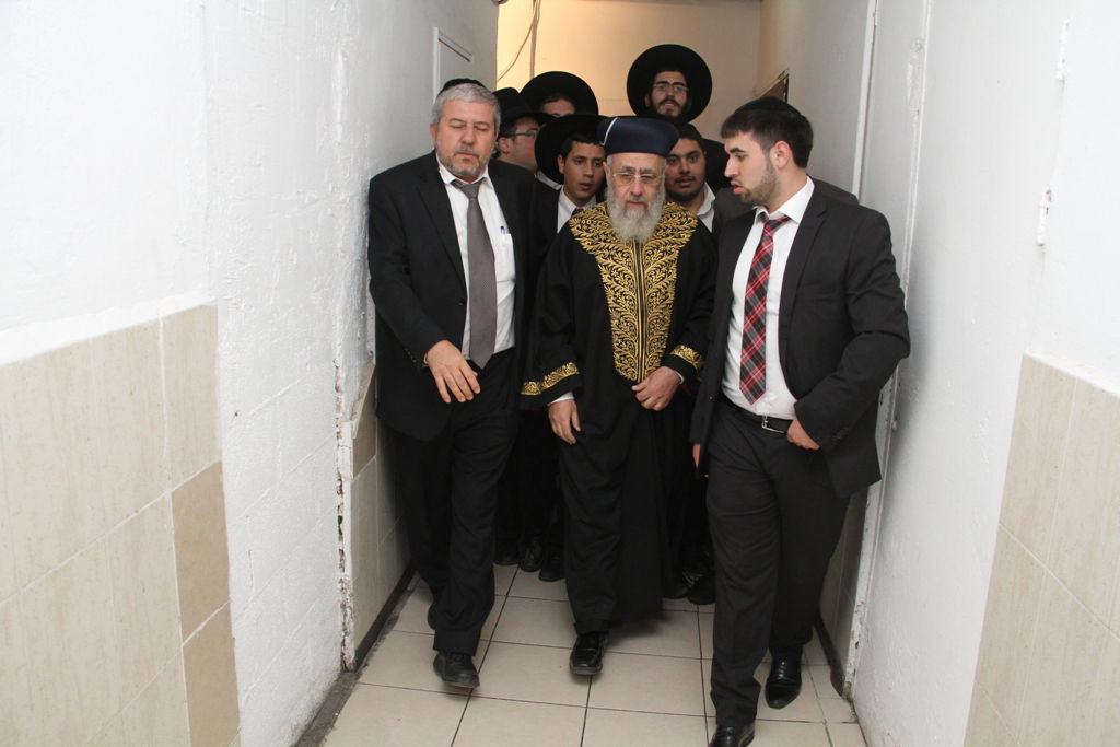 "הקבלת פני רבו" לגר"י יוסף • צפו