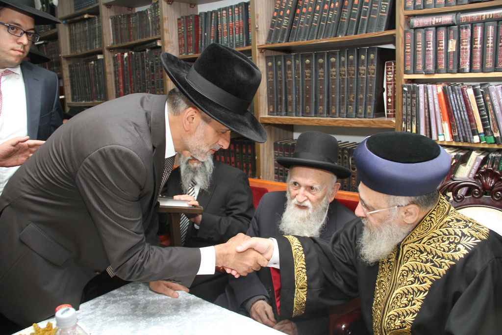 "הקבלת פני רבו" לגר"י יוסף • צפו