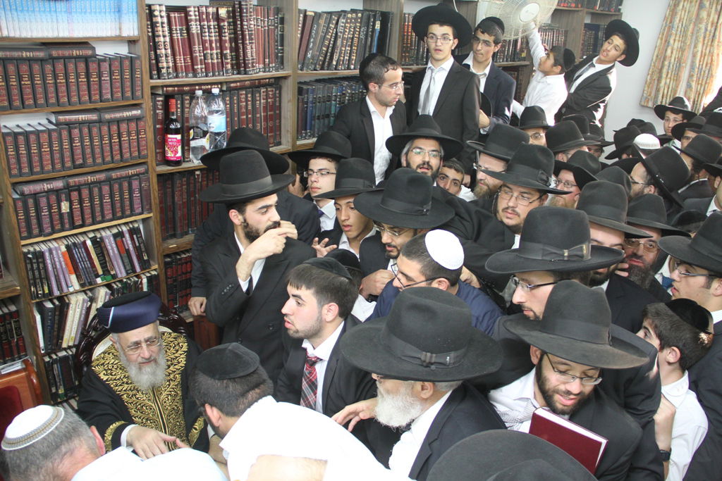 "הקבלת פני רבו" לגר"י יוסף • צפו