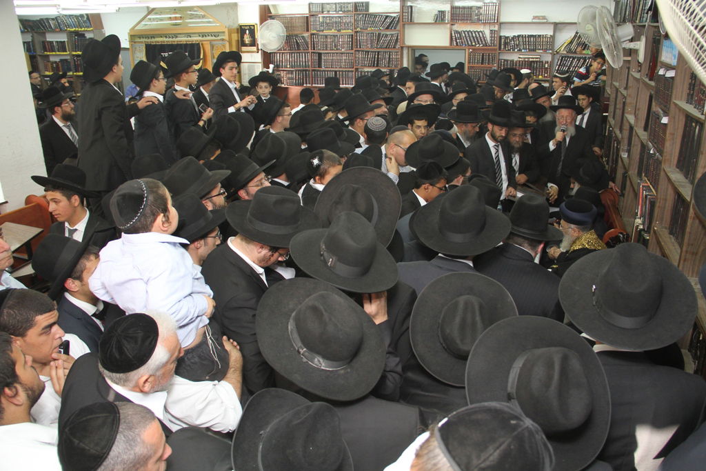 "הקבלת פני רבו" לגר"י יוסף • צפו