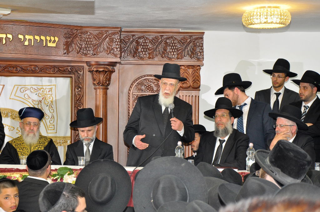 תיעוד: הרב זמיר כהן הוכתר לרב שכונת "אתרוג" בביתר עילית