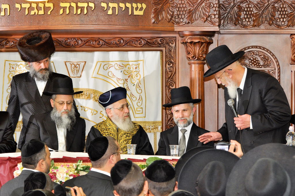 תיעוד: הרב זמיר כהן הוכתר לרב שכונת "אתרוג" בביתר עילית