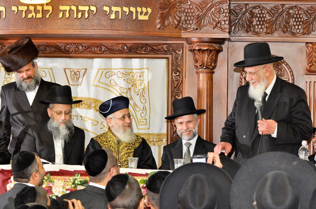 תיעוד: הרב זמיר כהן הוכתר לרב שכונת "אתרוג" בביתר עילית