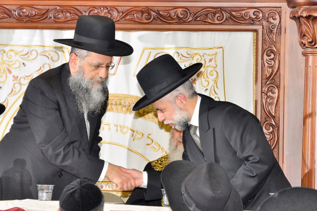 תיעוד: הרב זמיר כהן הוכתר לרב שכונת "אתרוג" בביתר עילית