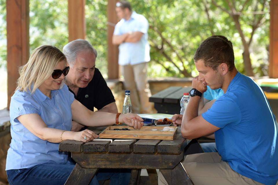 צפו: טיול החג של משפחת נתניהו