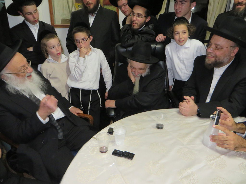 תיעוד מסכם: חג הפסח של הגרב"ד פוברסקי - שיעורי תורה וביקורי חג