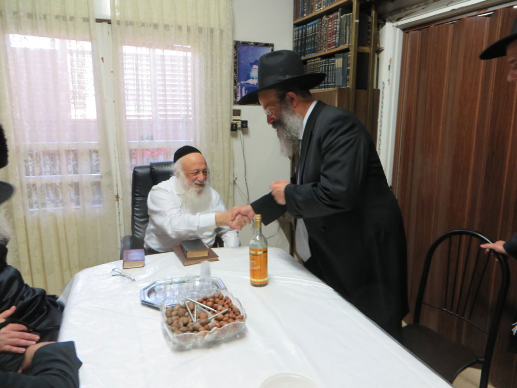 תיעוד מסכם: חג הפסח של הגרב"ד פוברסקי - שיעורי תורה וביקורי חג