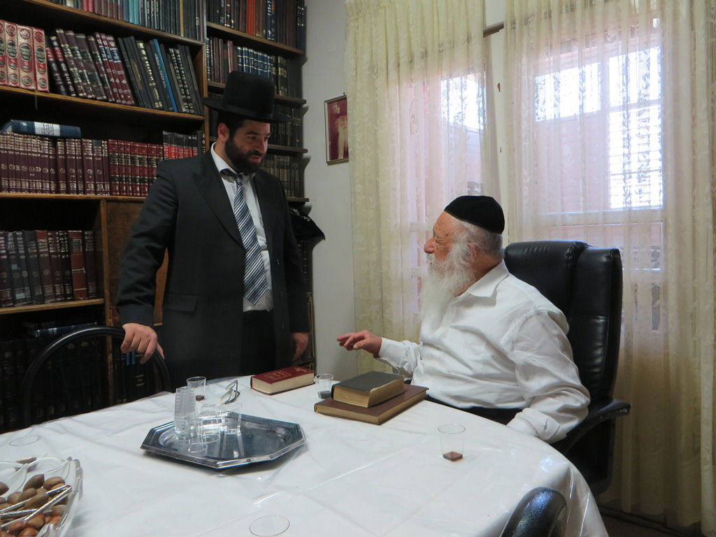 תיעוד מסכם: חג הפסח של הגרב"ד פוברסקי - שיעורי תורה וביקורי חג