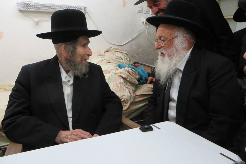 תיעוד מסכם: חג הפסח של הגרב"ד פוברסקי - שיעורי תורה וביקורי חג