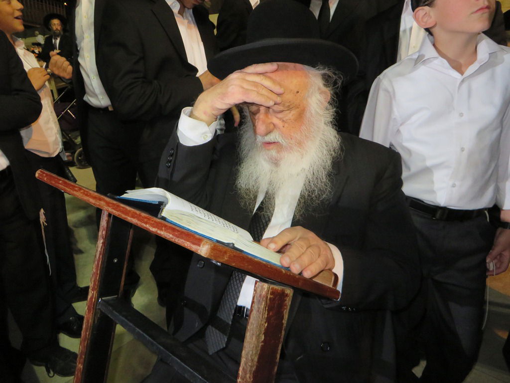 תיעוד מסכם: חג הפסח של הגרב"ד פוברסקי - שיעורי תורה וביקורי חג