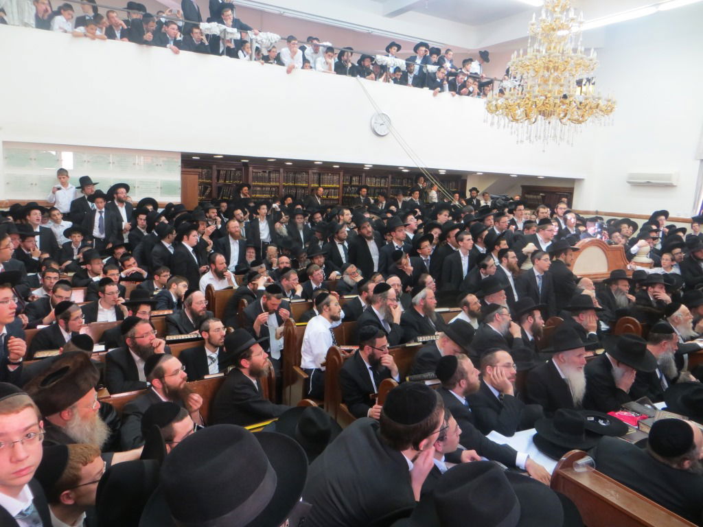 תיעוד: פסח אצל הגאון רבי שמואל אוירבך