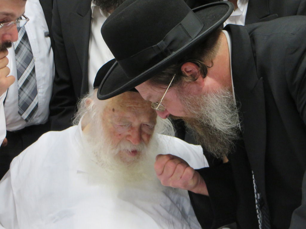 צפו:  הכתרת הרב יעקב סטפנסקי לראש ישיבת "תורה בתפארתה"