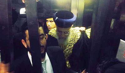 הגר"י יוסף מחולץ מהמעלית