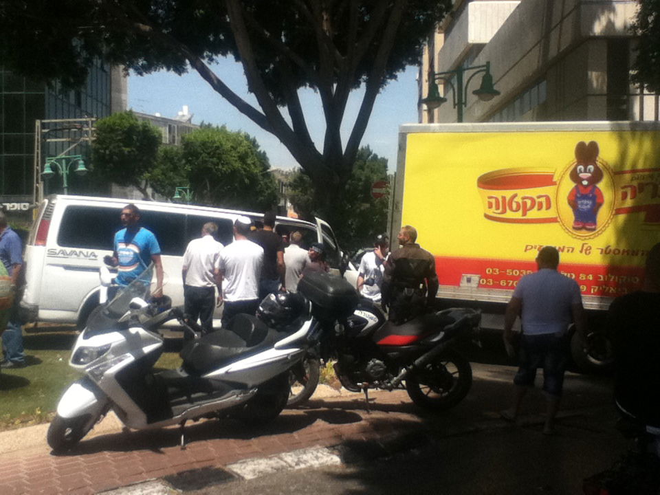 פתח תקווה: מרדף אחר גנבי רכב הסתיים בתאונה