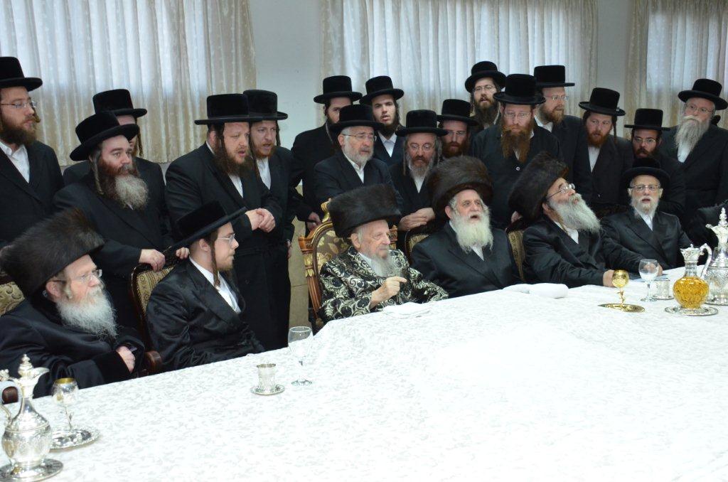 שמחה בסערט ויז'ניץ: נינת הרבי התארסה