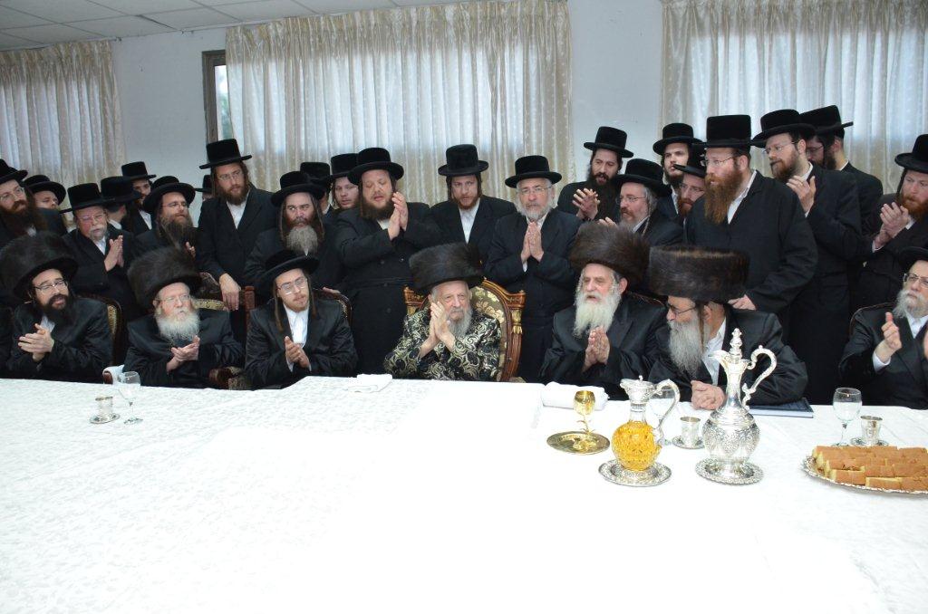 שמחה בסערט ויז'ניץ: נינת הרבי התארסה