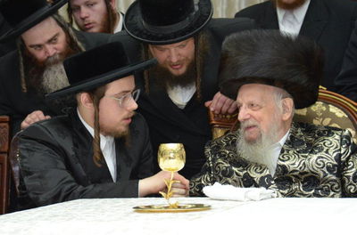 שמחה בסערט ויז'ניץ: נינת הרבי התארסה