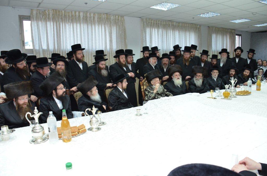 שמחה בסערט ויז'ניץ: נינת הרבי התארסה