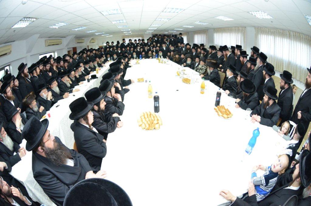 שמחה בסערט ויז'ניץ: נינת הרבי התארסה