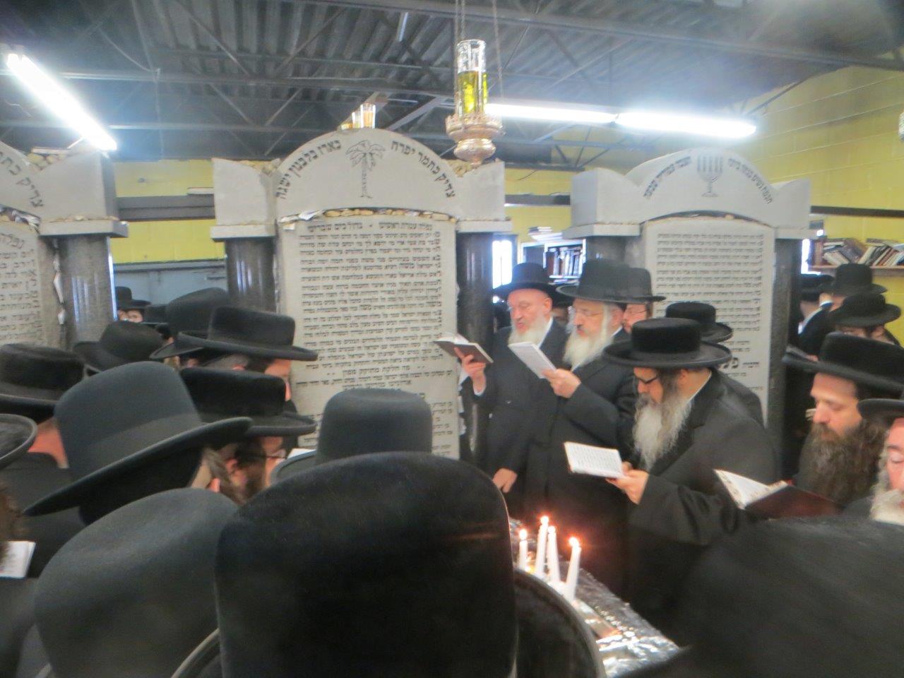 סאטמר: יארצייט ומעמד פתיחת הזמן • גלריה