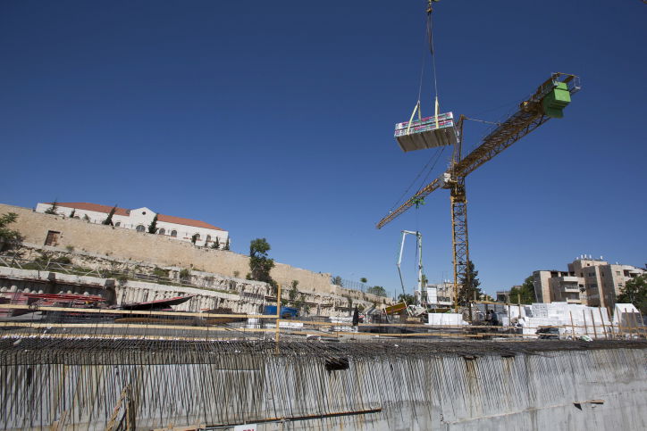 בניית המתחם החדש