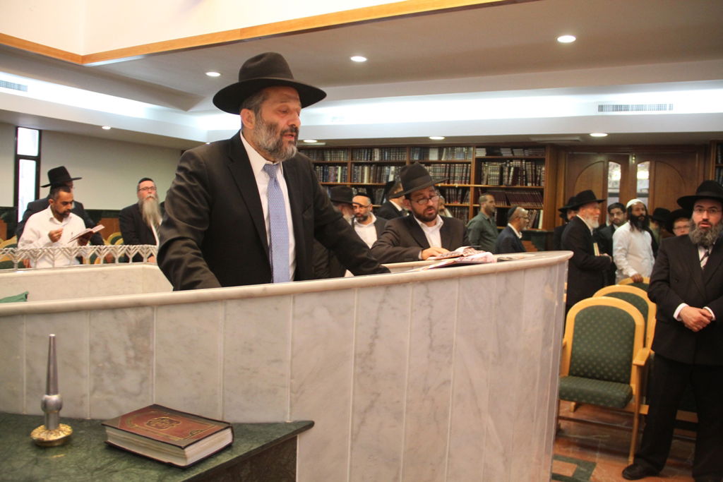 הרב יצחק יוסף סיפר: כך דרעי היה מפעיל את הראש