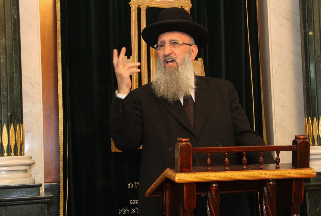 הרב יצחק יוסף סיפר: כך דרעי היה מפעיל את הראש