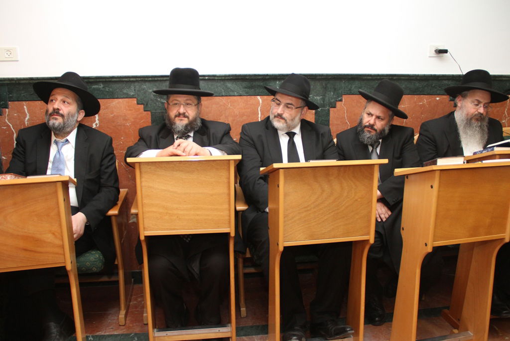 הרב יצחק יוסף סיפר: כך דרעי היה מפעיל את הראש