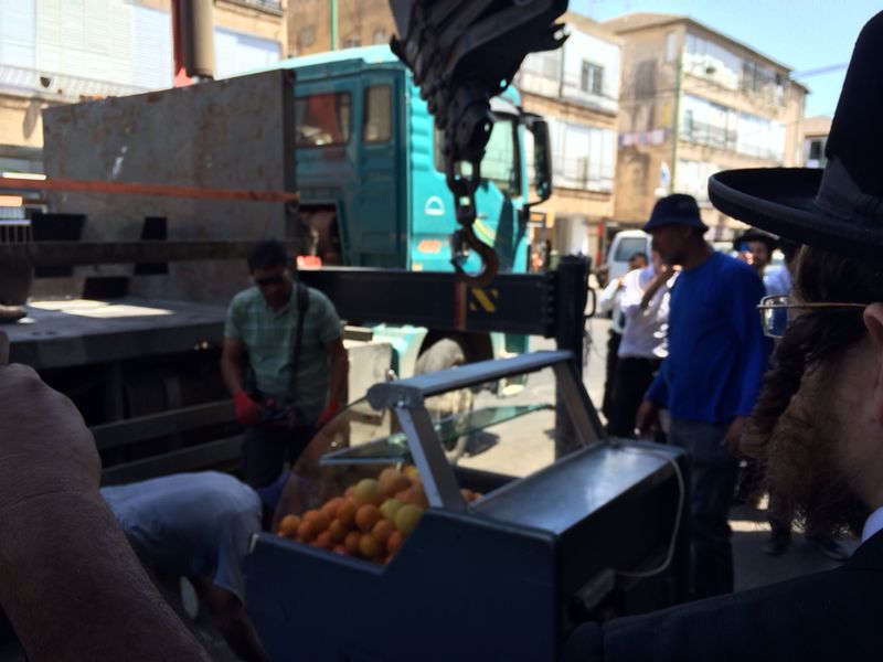 זייברט עושה סדר בבני ברק: פקחים החרימו סחורה מחנויות