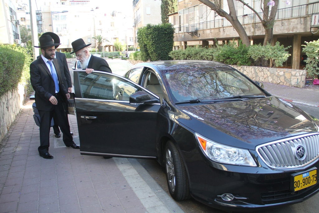 גלריה: הרב שלום כהן שבת בבני ברק