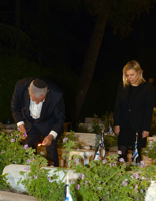 ראש המשלה בנימין נתניהו עלה לקבר אחיו יוני נתניהו ז"ל