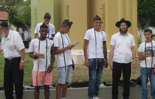 יום הזיכרון בחב"ד: הנחת תפילין להמונים