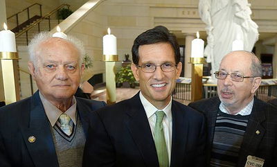 מיכאל סידקו (משמאל)