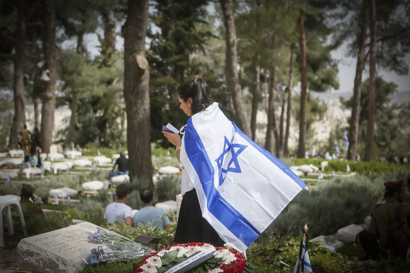 תיעוד: דמעות, כאב וגעגוע בבית העלמין בהר הרצל