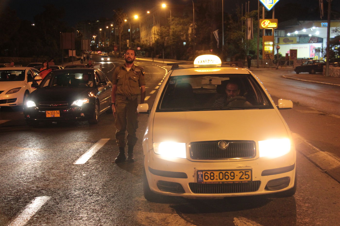 מיוחד: כך נכשל הניסיון החילוני לתעד חרדים ממנגלים בצפירה