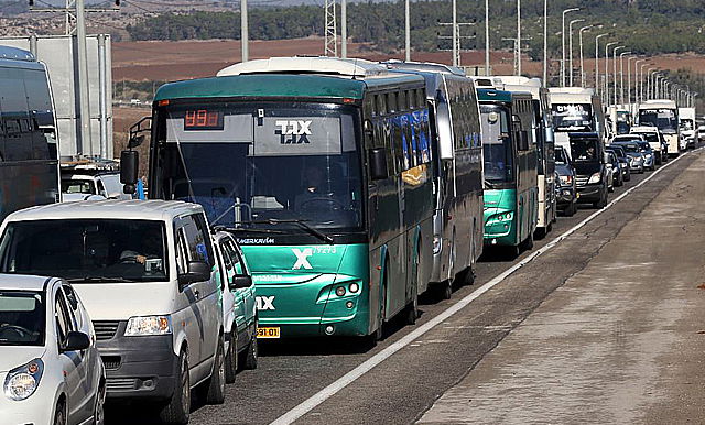 נהג אגד סיכן נוסעים חרדים שלא עמדו בצפירת הזיכרון