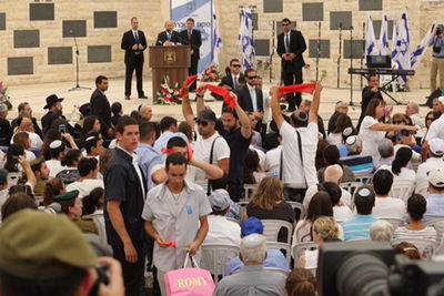 הכאב שבוקע: בני משפחות שכולות התפרצו על נתניהו