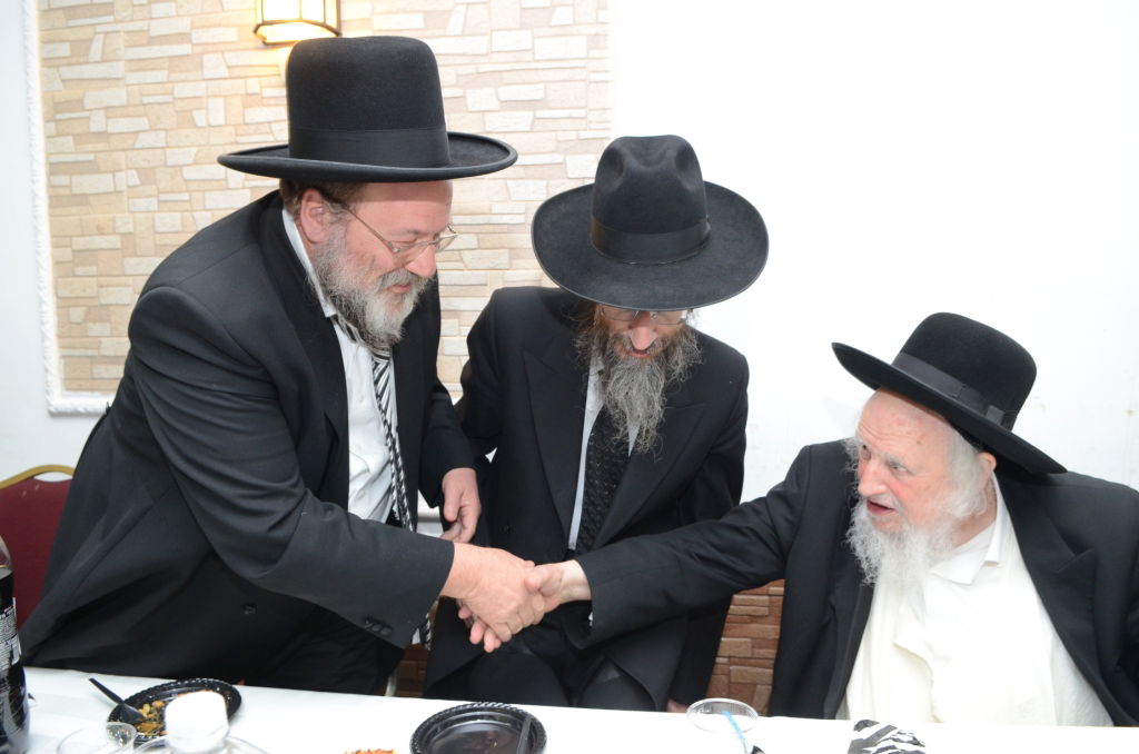 תיעוד: שמחת אירוסי בת הגר"ד מינצר