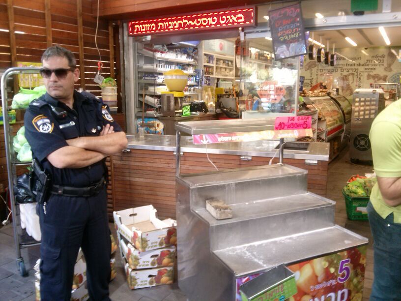 סוער בבני ברק: הפקחים החרימו את מכונות השתייה של שלוימל'ה