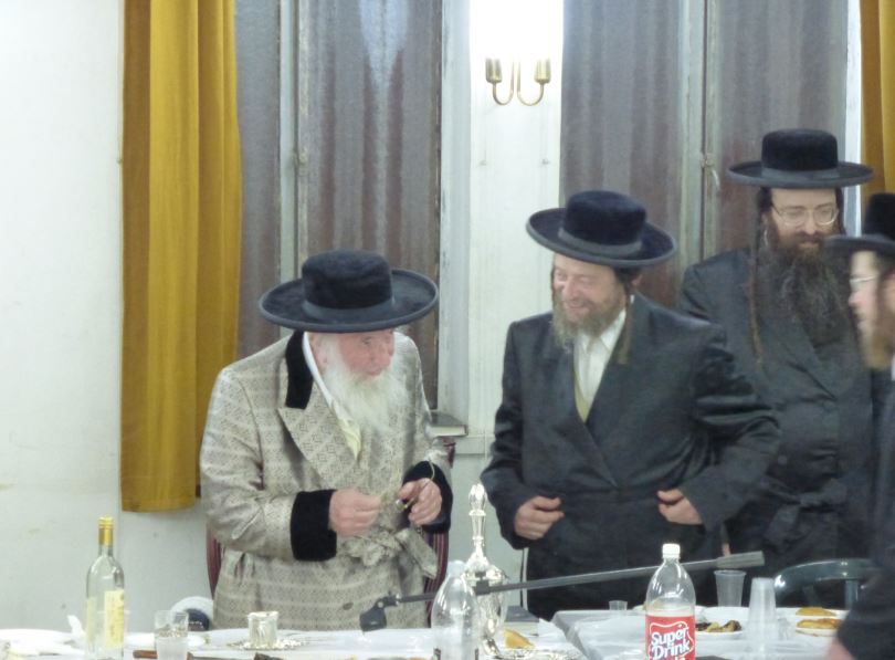 צפו בגלריה: טיש לזכר מייסד ספינקא