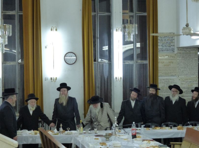 צפו בגלריה: טיש לזכר מייסד ספינקא