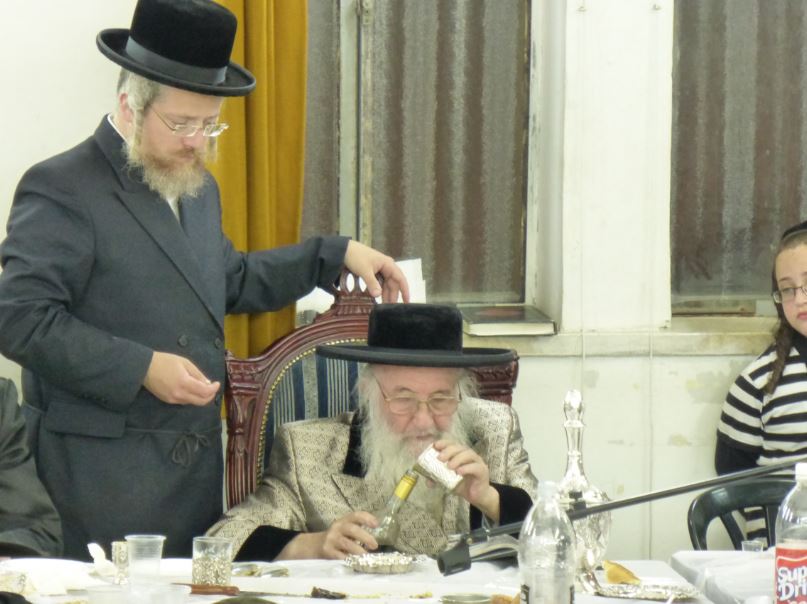 צפו בגלריה: טיש לזכר מייסד ספינקא