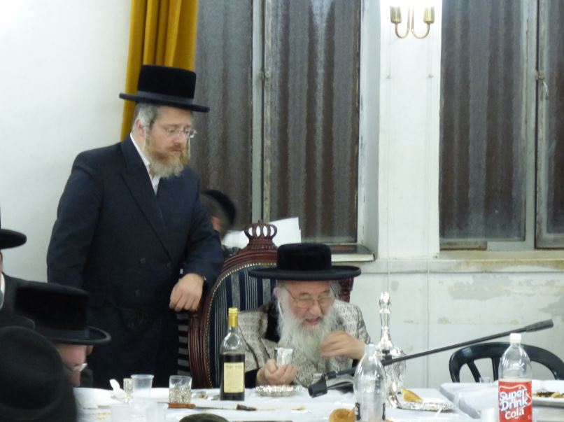 צפו בגלריה: טיש לזכר מייסד ספינקא