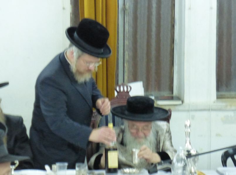 צפו בגלריה: טיש לזכר מייסד ספינקא