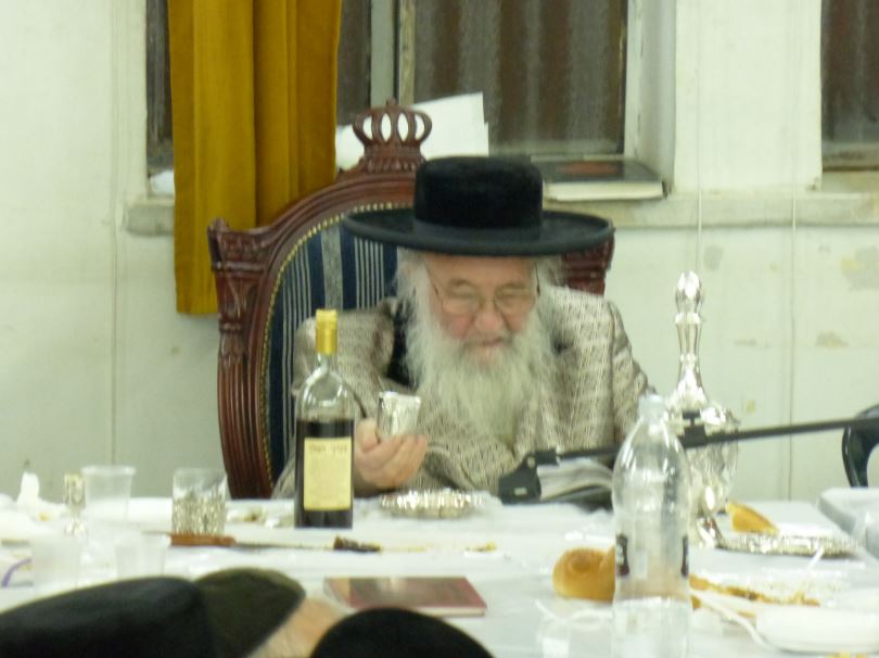 צפו בגלריה: טיש לזכר מייסד ספינקא